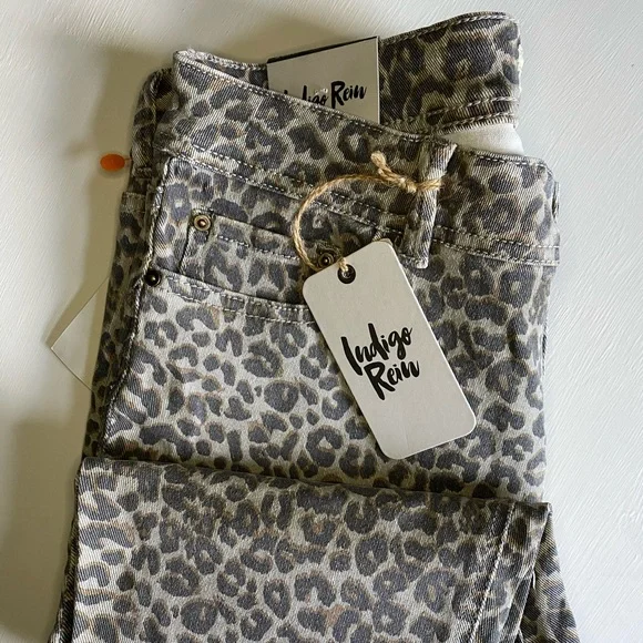 Indigo Rein leopard print cropped skinny jeans - Picture 2 of 16